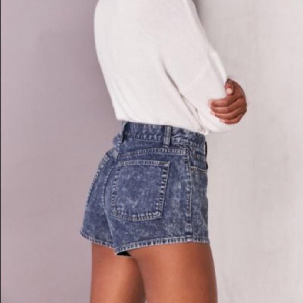 BDG Girlfriend High Rise Denim Short, Rinsed Denim